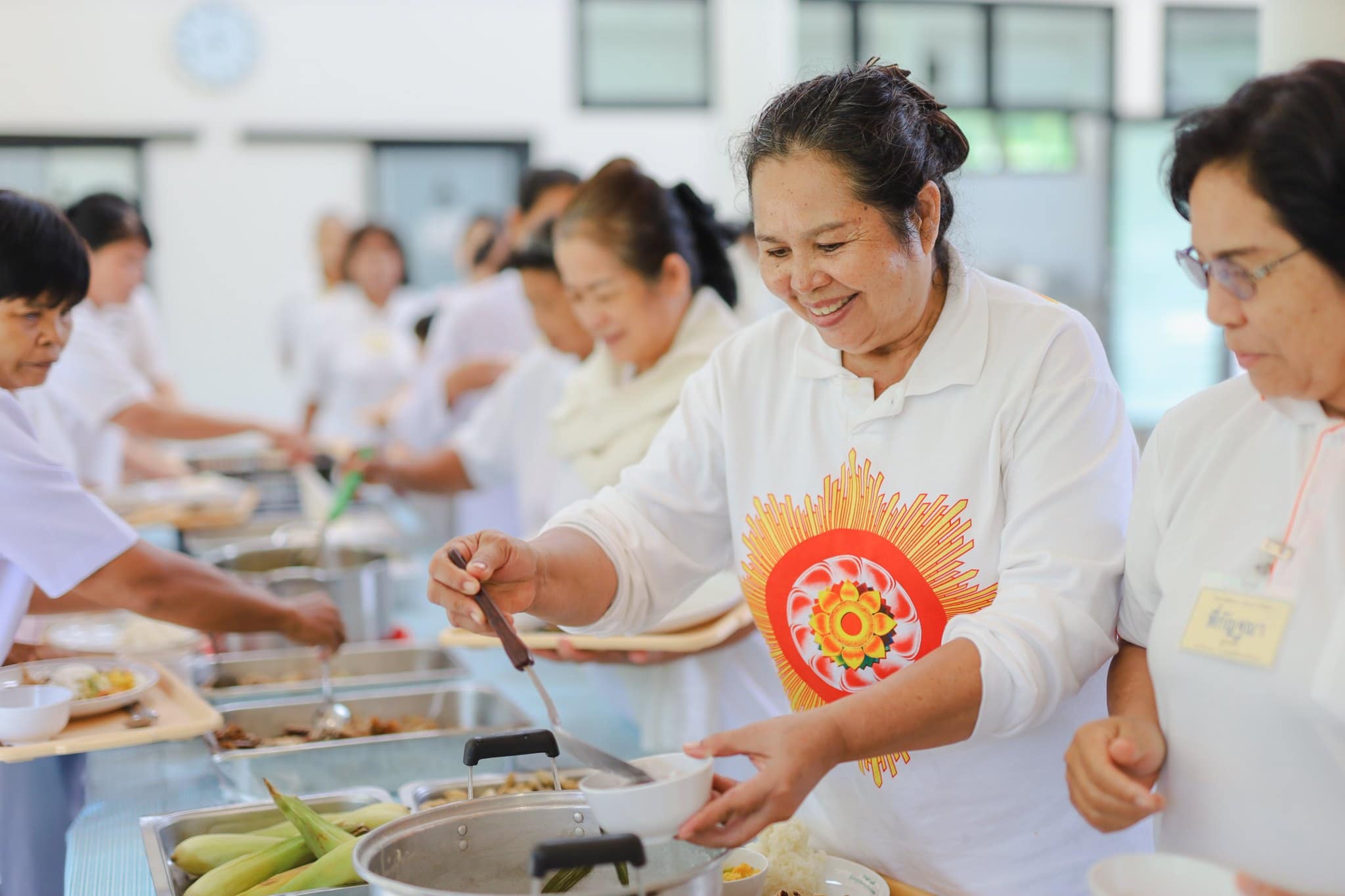 พระภิกษุฉันภัตตาหาร